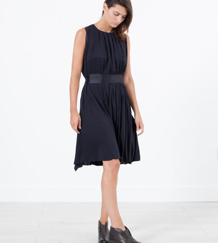 Sleeveless Pleated Dress in Navy