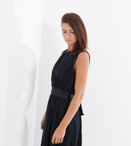 Sleeveless Pleated Dress in Navy