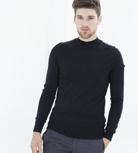 Merino Knit Turtleneck in Black
