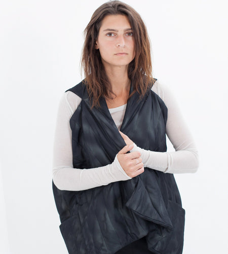 Quilted Mesh Waistcoat in Black/White