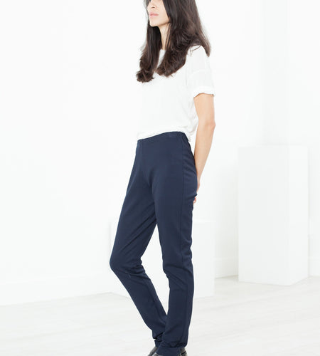 Easy Slim Pant in Navy