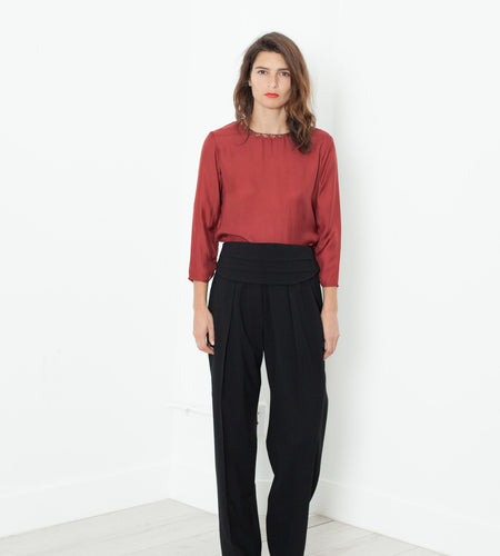 Pleated Waistband Trouser in Black