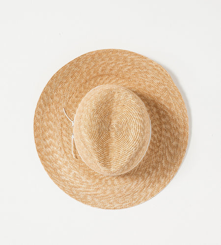 Wrapped Up Hat in Straw/White