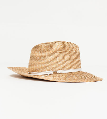 Wrapped Up Hat in Straw/White